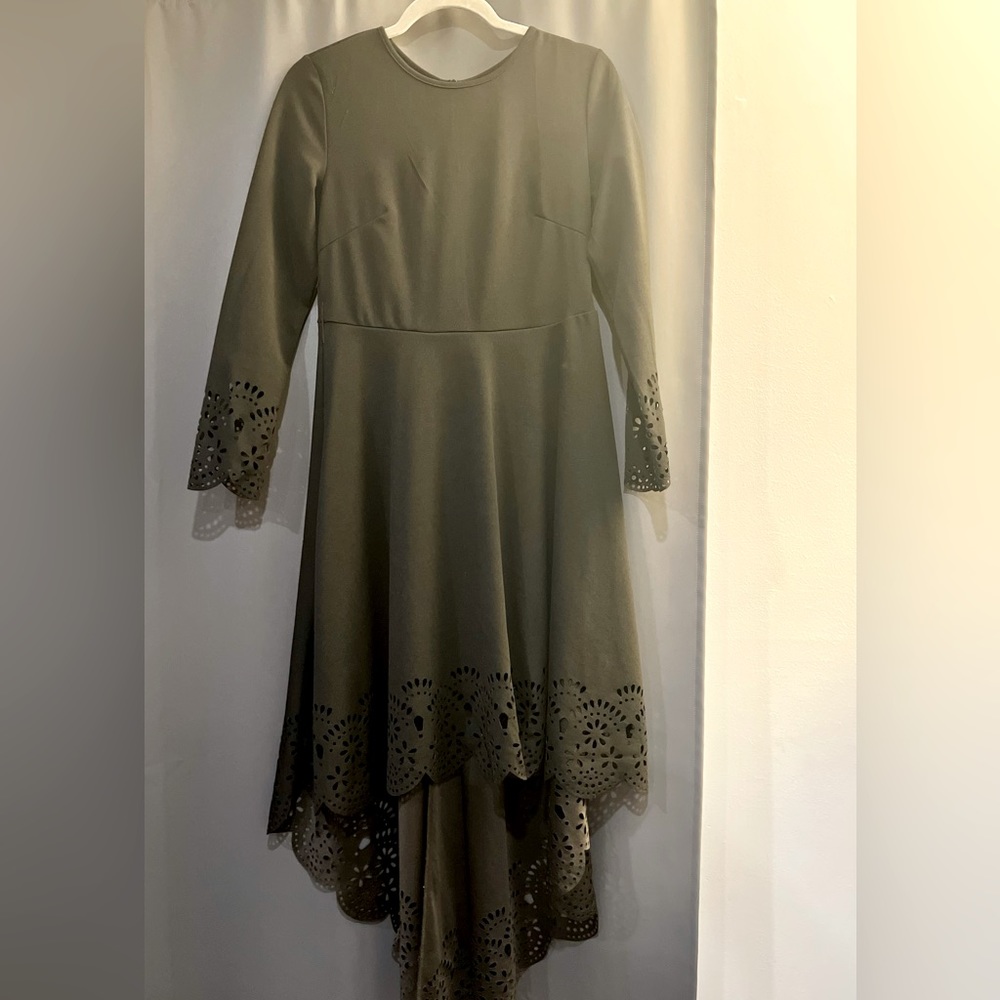 SHEIN low to high dress with sleeve details. Size Medium.